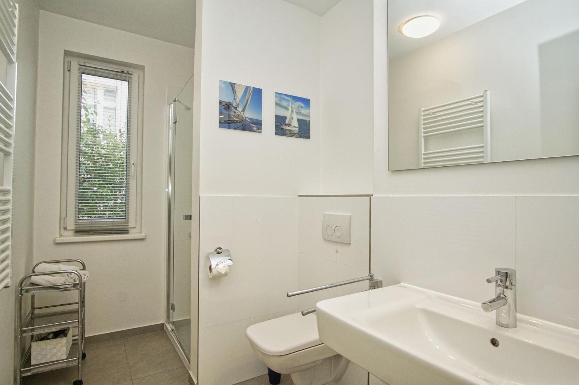 Terrasse, Gratis Nutzung Vom Ahoi Erlebnisbad Und Sauna In Sellin - Villa Antje Fewo 04 Goehren  Buitenkant foto
