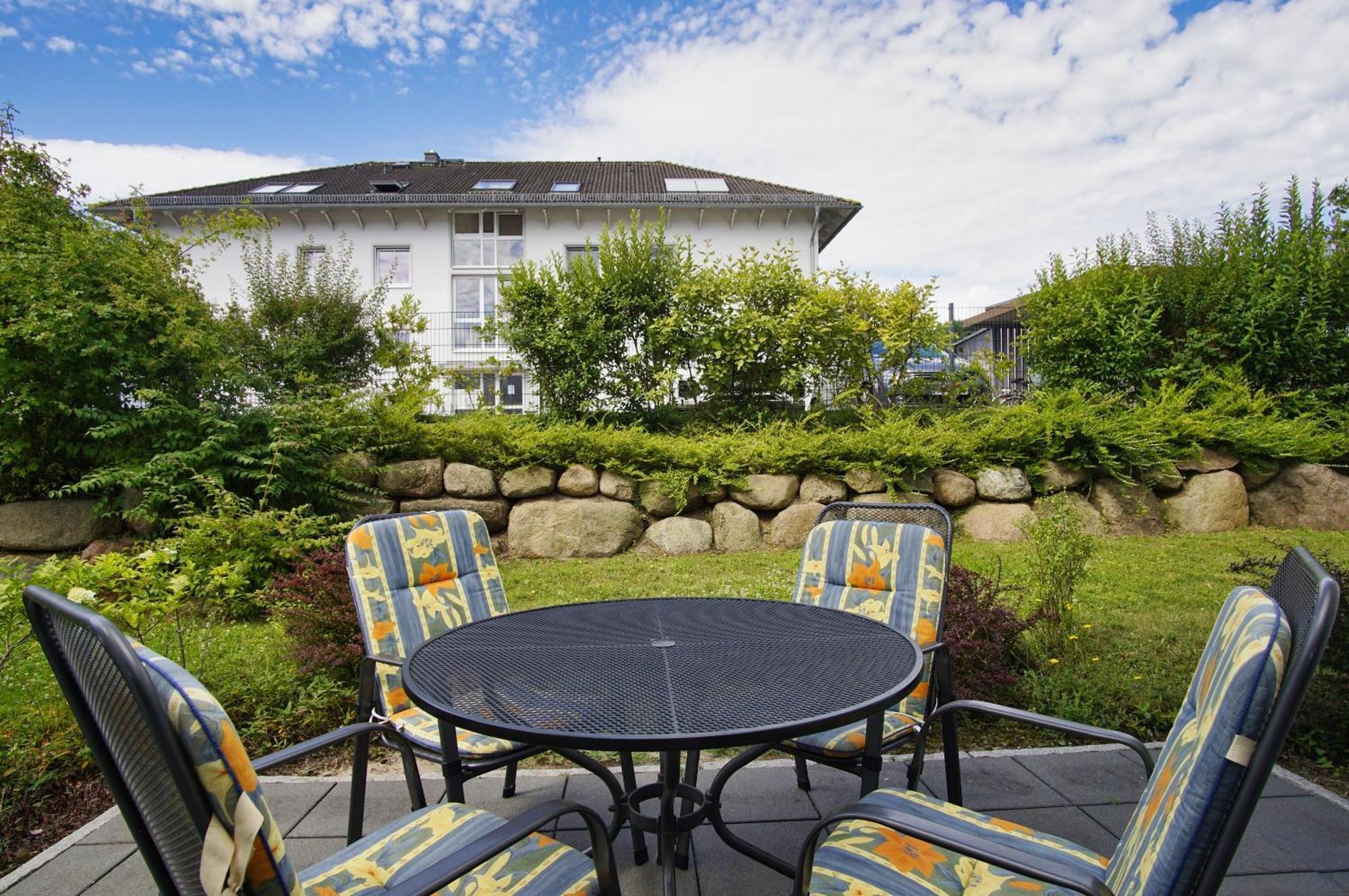 Terrasse, Gratis Nutzung Vom Ahoi Erlebnisbad Und Sauna In Sellin - Villa Antje Fewo 04 Goehren  Buitenkant foto